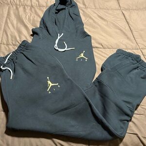 Jordan men’s Black and Gold Sweatpants Set